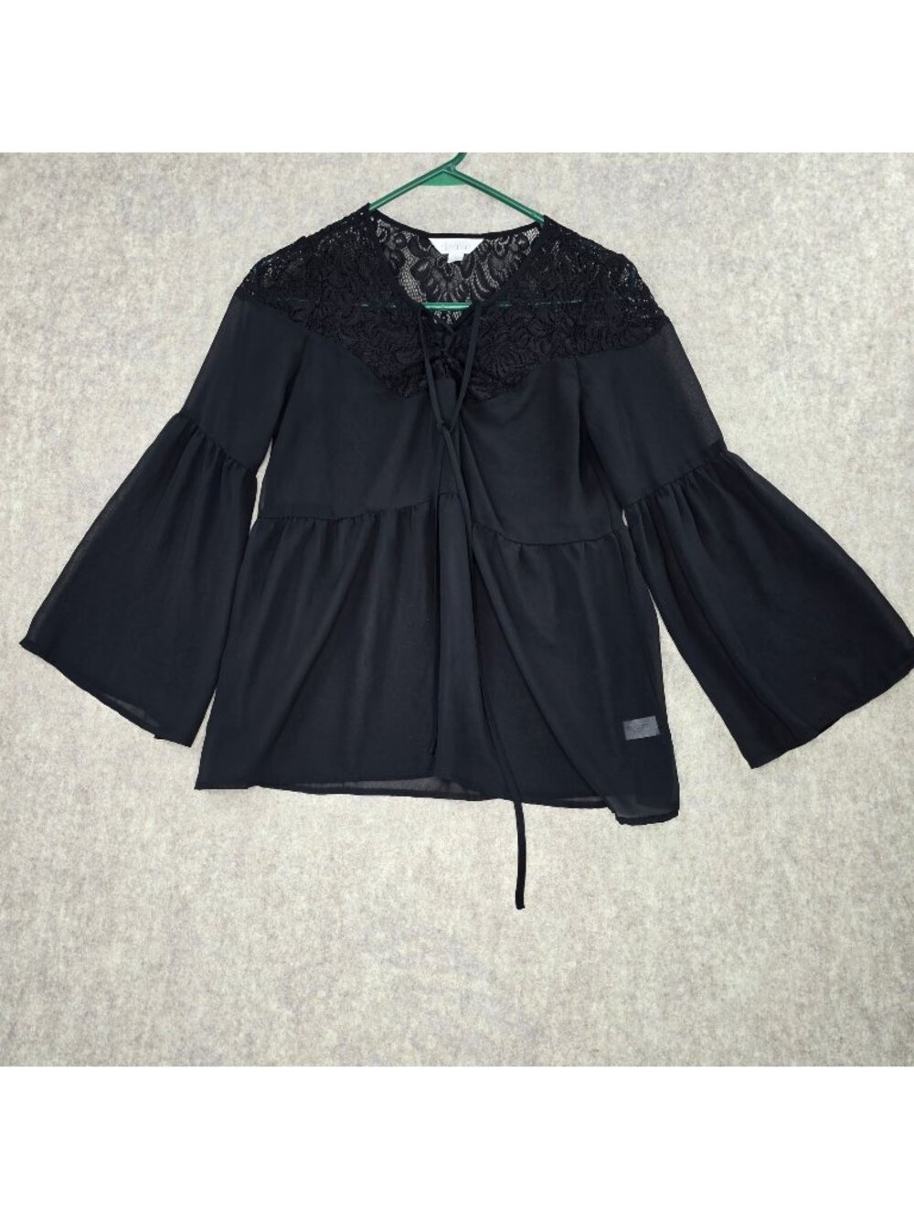 Decree Women Lace Yoke Black Bell Sleeve Peplum Top Size M Lightweight Polyester